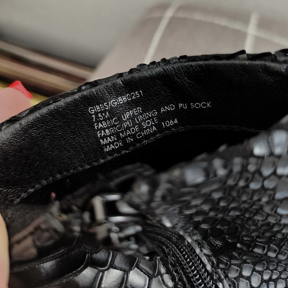 Steve Madden Gibbs Booties - Picture 10 of 11